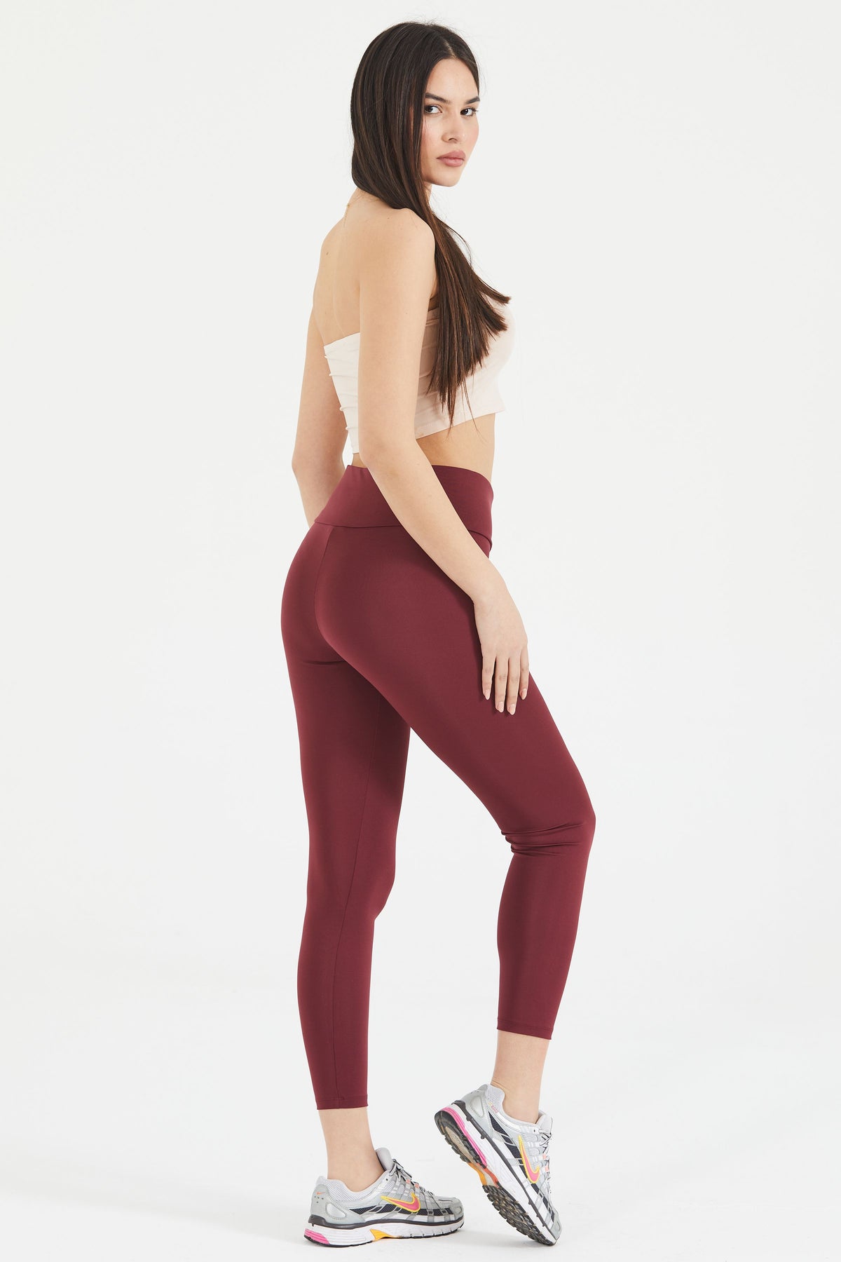Toparlayıcı Yüksek Bel Seamless Tayt – Günlük & Spor Kullanım
